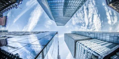 VRTM11 lucra R$ 3,95 milhões, ajusta carteira e paga dividendos de 148% do CDI; veja