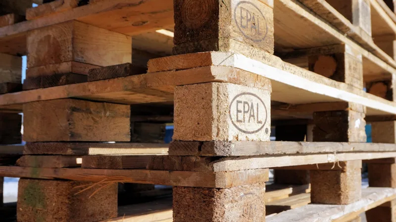 Vacância cai e aluguéis sobem nos galpões logísticos em SP