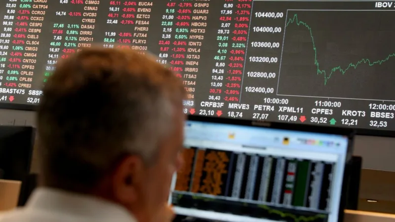 IFIX fecha estável, com leve queda e baixa volatilidade