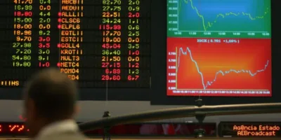 IFIX recua 0,01%, mas segue perto da máxima anual